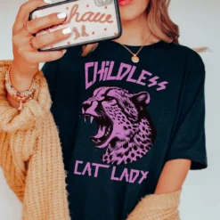 Childless cat lady shirt for kamala harris